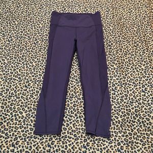 Lululemon On Your Mark Crop 23"
Black Cherry Size * 8 *